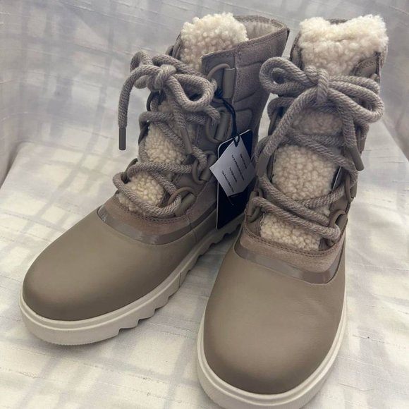 NWT Sorel beige suede sheep fur short boots 6.5 $210 - Picture 1 of 7